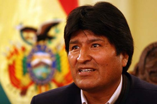 Evo Morales evalúa denunciar ante El Vaticano a algunos obispos