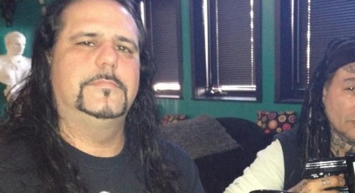 Guitarrista Mike Scaccia muere en pleno concierto de Ministry en Texas