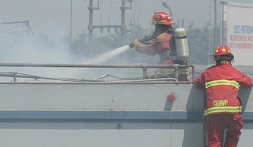 Villa El Salvador: Taller clandestino de pirotécnicos explota y desata incendio