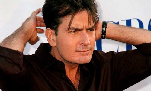 Charlie Sheen acusado de homofóbico en México