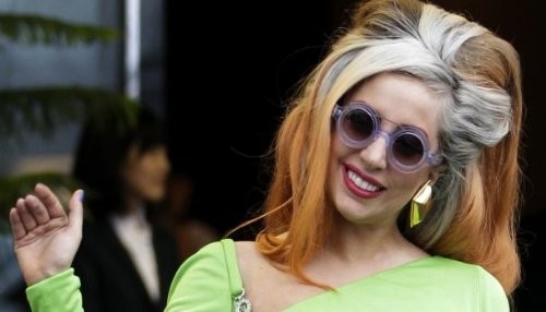Lady Gaga ofrece asesoramiento gratuito de salud mental para sus fans
