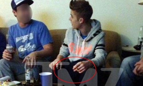 Justin Bieber: Publican foto del cantante consumiendo marihuana