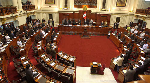 Parlamentario Díaz Dios: Congreso suspende aumento a bono de representación