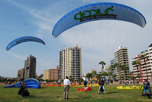 Dos personas  resultan heridas tras caer en Parapente en Miraflores