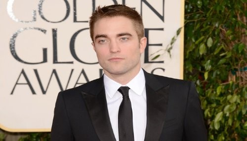 Robert Pattinson asistió solo a los Globos de Oro 2013 [FOTOS]