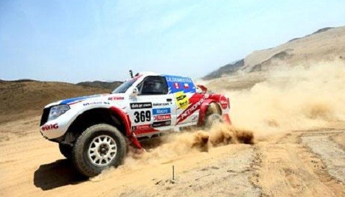 Ramón Ferreyros abandonó el Dakar 2013 por problemas mecánicos en su auto