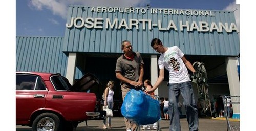 Ecuador pedirá a cubanos carta de invitación para ingresar al país