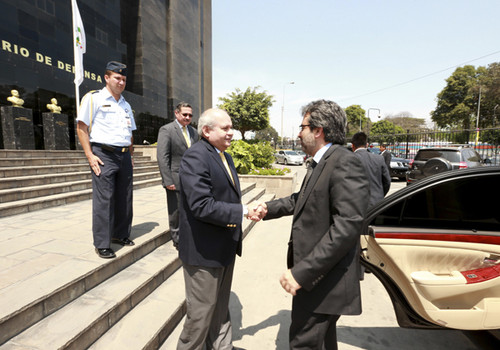 Premier visitó el Ministerio de Defensa