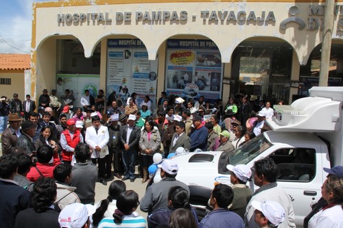 [Huancavelica] Entregan ambulancia rural tipo II a Hospital de Pampas