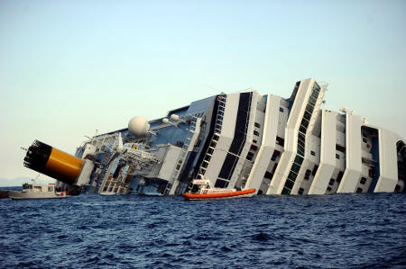 Padres de peruana desaparecida en naufragio del crucero Costa Concordia ya están en Italia