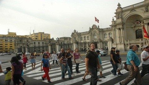 ¿Estamos los peruanos bajo un zapato?