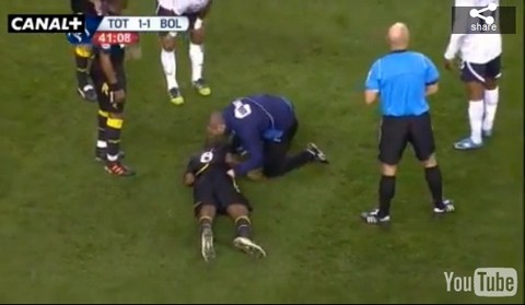 Fabrice Muamba se recupera satisfactoriamente tras desmayarse en el campo