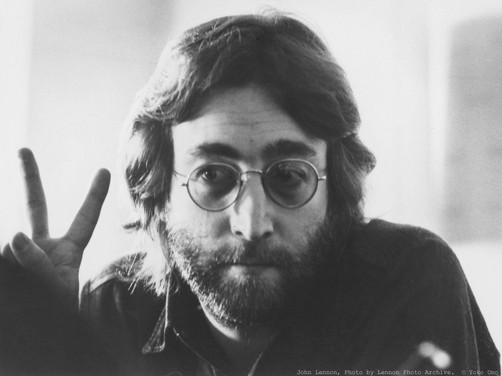 John Lennon y Yoko Ono vigentes en la red con campaña de paz