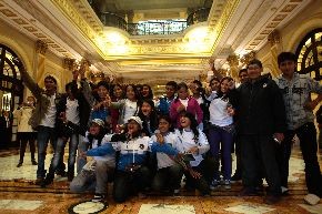 Niños del VRAE visitaron Palacio de Gobierno