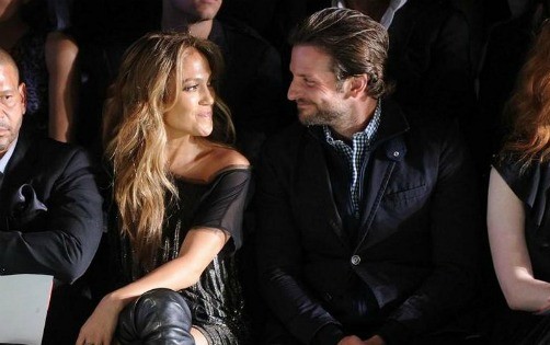 Jennifer Lopez y Bradley Cooper en cena romántica