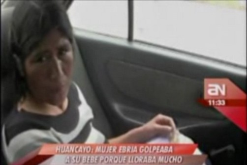 Mujer alcohólica golpeaba su bebe porque no la dejaba beber