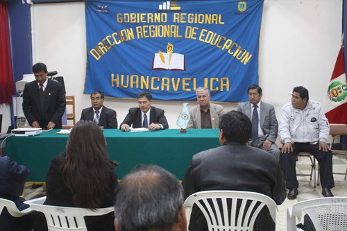[Huancavelica] Directores de las UGEL se reúnen con titular de la DREH