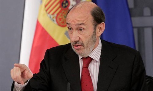 España: Rubalcaba exige la renuncia de Rajoy para la llegada de un 'presidente con credibilidad'