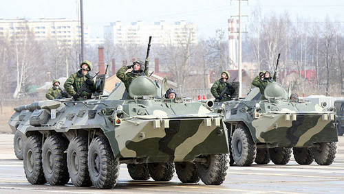 Bangladesh negocia con Rusia para adquirir transportes blindados  BTR-80
