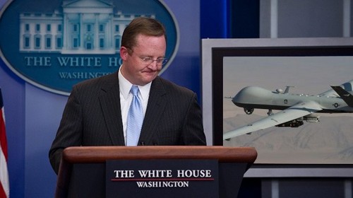 El ex secretario de Prensa de Obama admitió que le pidieron su silencio sobre los Drones asesinos