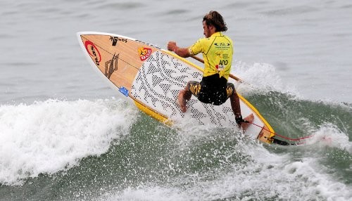 Peruanos avanzan en el Mundial de Paddle Surf