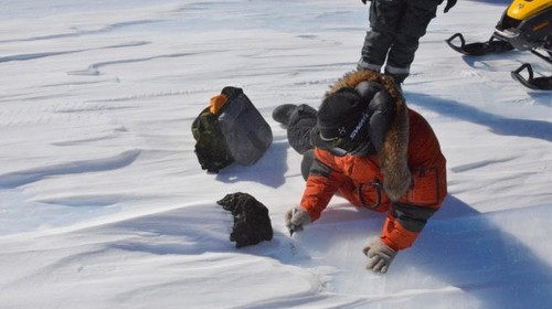 Científicos descubren un meteorito en la Antártida