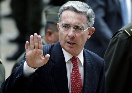 Alvaro Uribe: Rechazar el fallo de la Haya sería una  solución decorosa para Colombia