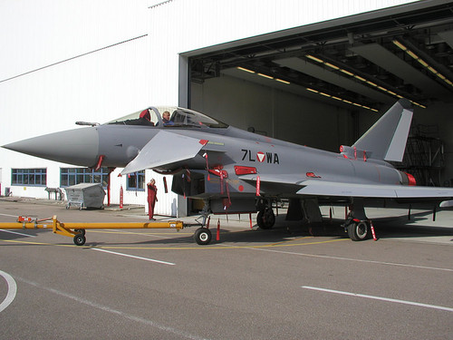 El Ministro de España viaja por Sudamérica  con la finalidad de vender los aviones de combate Eurofighter