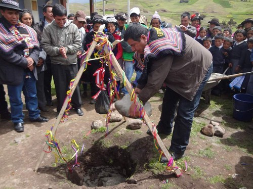 Gobierno Regional de Huancavelica inicia construcción de moderna infraestructura para la I.E. N°36749