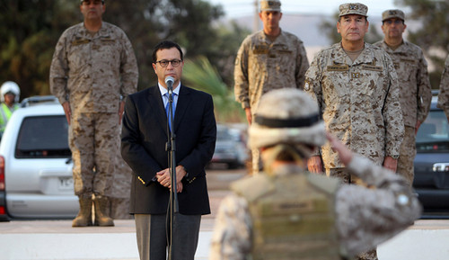 El Ministro de Defensa de Chile realizó una visita a  sus unidades militares en Arica