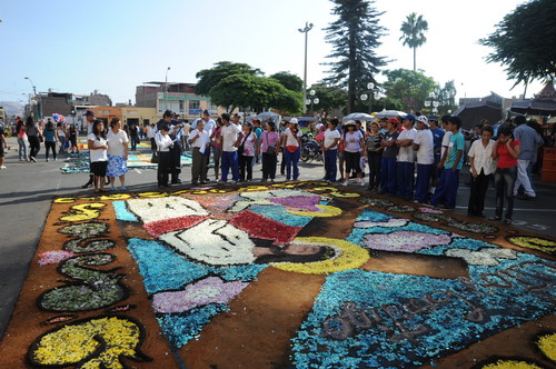 Santiago de Surco celebra la Semana Santa con 'XVIII Concurso Nacional de Alfombras Florales'