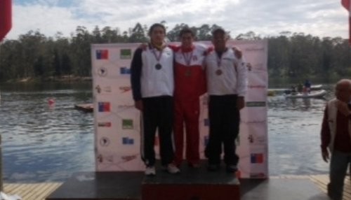 Jean Pierre Monteagudo medalla de oro en el Sudamericano Juvenil de Natación en Valparaíso 2013