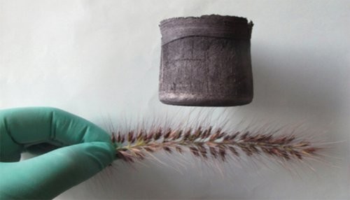 Un aerogel logra el título del material más ligero del mundo