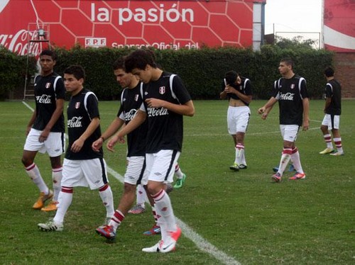 Entregan nómina de jugadores de la Sub17 de Perú para Sudamericano de Argentina