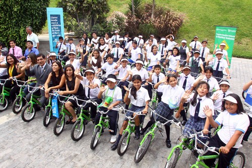Más de 100 alumnos de Santiago de Surco se benefician con bicicletas gracias a programa 'Bicicole'