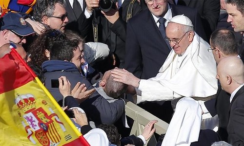 El Papa Francisco le habría lavado los pies a detenidos en cárcel romana