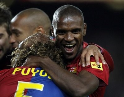 ¿Eric Abidal jugará nuevamente en el Barcelona?