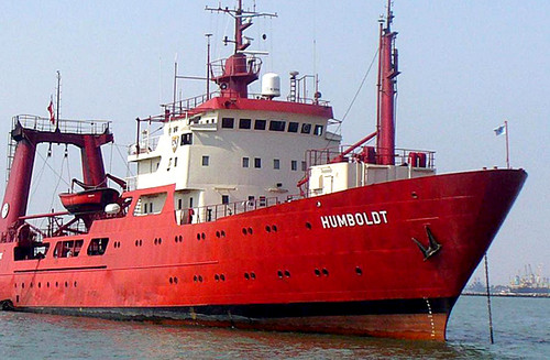 Perú tendría pensado adquirir un nuevo buque para investigaciones en la Antártida