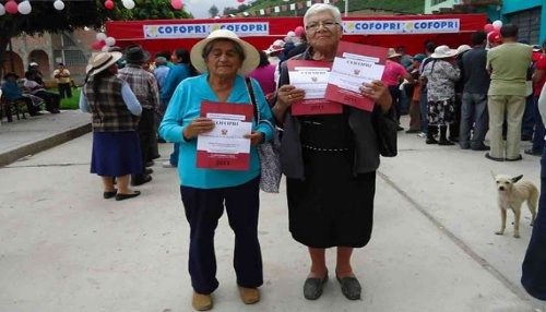 Huancavelica: Más de 500 familias en zonas del VRAEM reciben sus títulos de propiedad