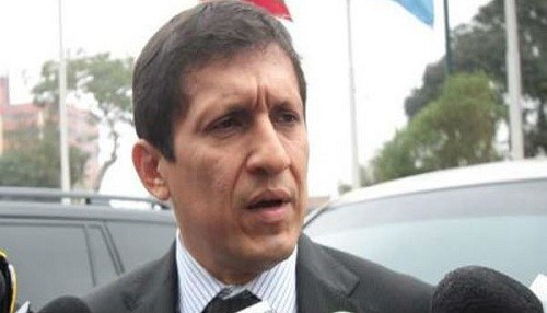 Víctor Isla invoca a parlamentarios a pagar sus deudas con la Sunat y Essalud