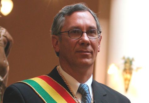Expresidente de Bolivia es designado como embajador para juicio contra Chile ante La Haya