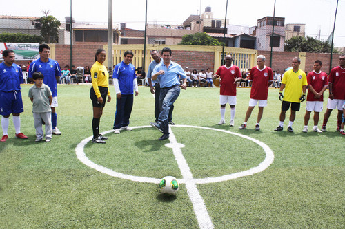 Alcalde Salvador Heresi inaugura nuevo campo deportivo en San Miguel