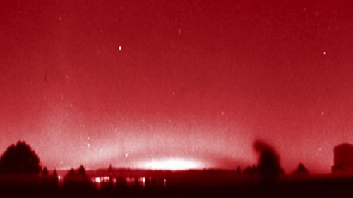 Un arco rojo cubrió el cielo de Europa