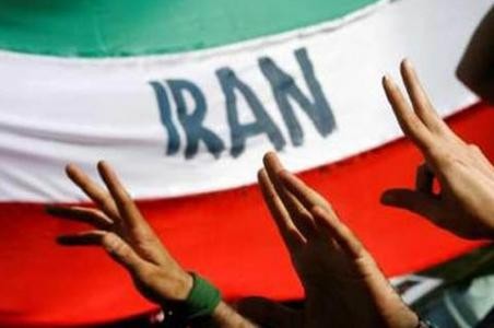 Irán inauguría dos plantas de procesamiento de uranio