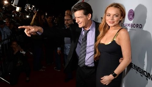 Lindsay Lohan y Charlie Sheen asisten al estreno de 'Scary Movie 5' [FOTOS]