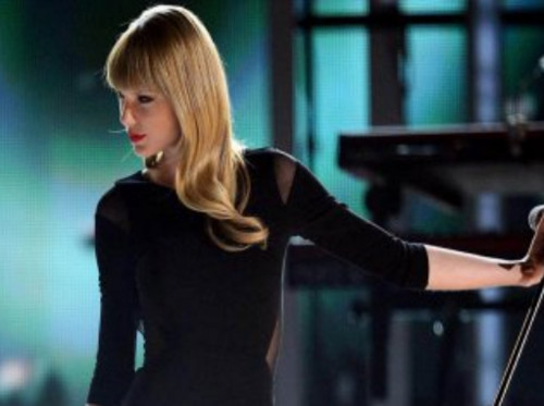 Taylor Swift aparece más sexy que nunca [FOTOS]