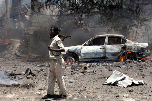 17 muertos tras un ataque con coche bomba en un tribunal de la capital somalí