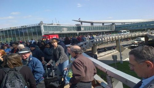 Aeropuerto La Guardia en NY es evacuado tras la aparición de un paquete sospechoso