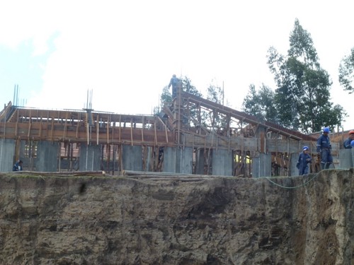 [Huancavelica] Avanza la construcción de la infraestructura de la I.E. Nº 361466