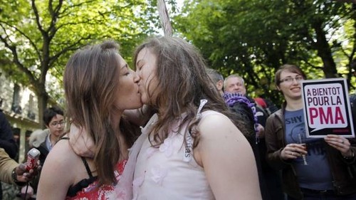 Francia: Parlamento aprueba matrimonio homosexual